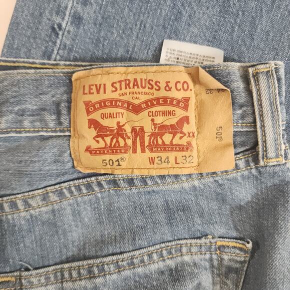 Levi's 501 Button‎ Fly Mens Distressed Jeans Size 34x32 - Picture 2 of 7